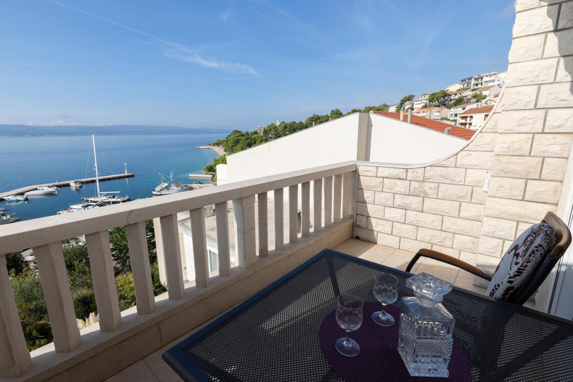 Apartmans Lale Brela Esterno foto