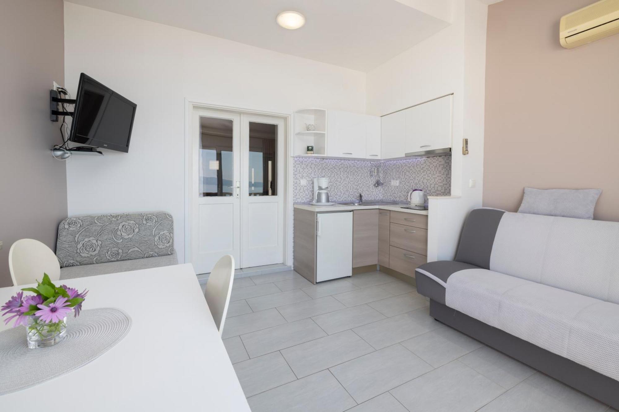 Apartmans Lale Brela Esterno foto