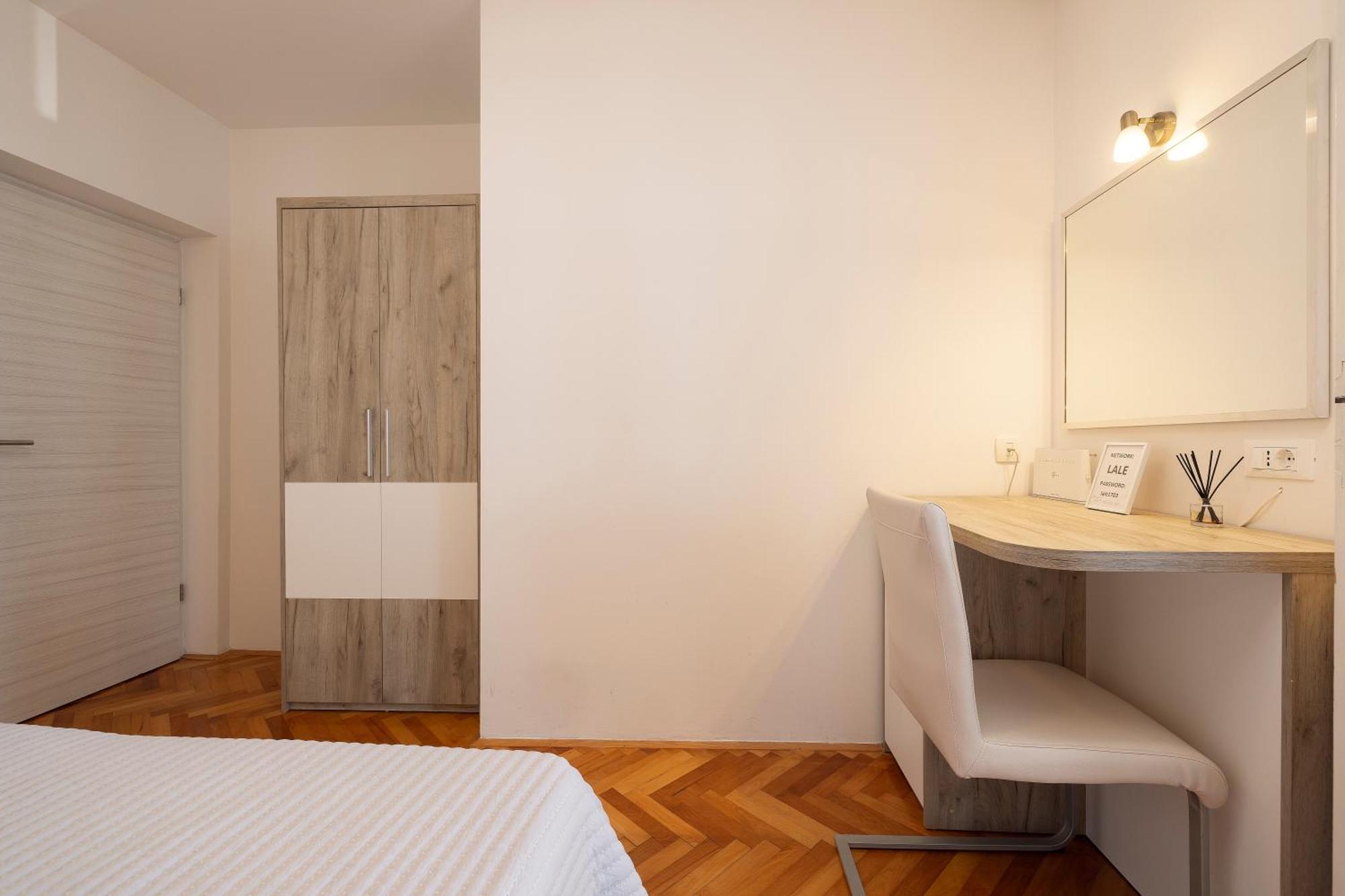 Apartmans Lale Brela Esterno foto