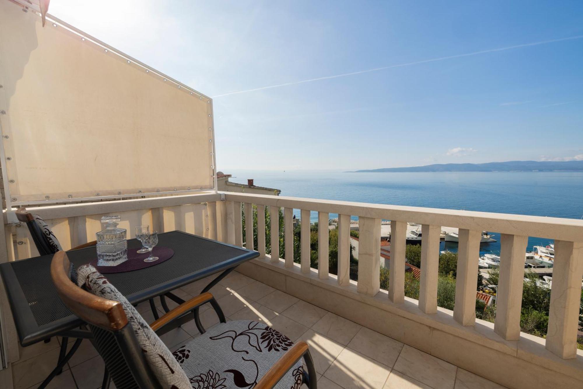 Apartmans Lale Brela Esterno foto