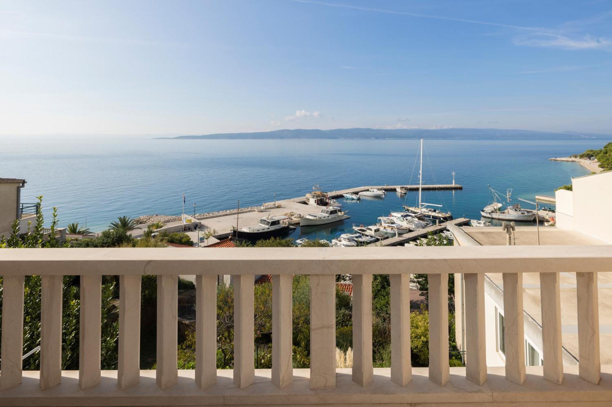 Apartmans Lale Brela Esterno foto