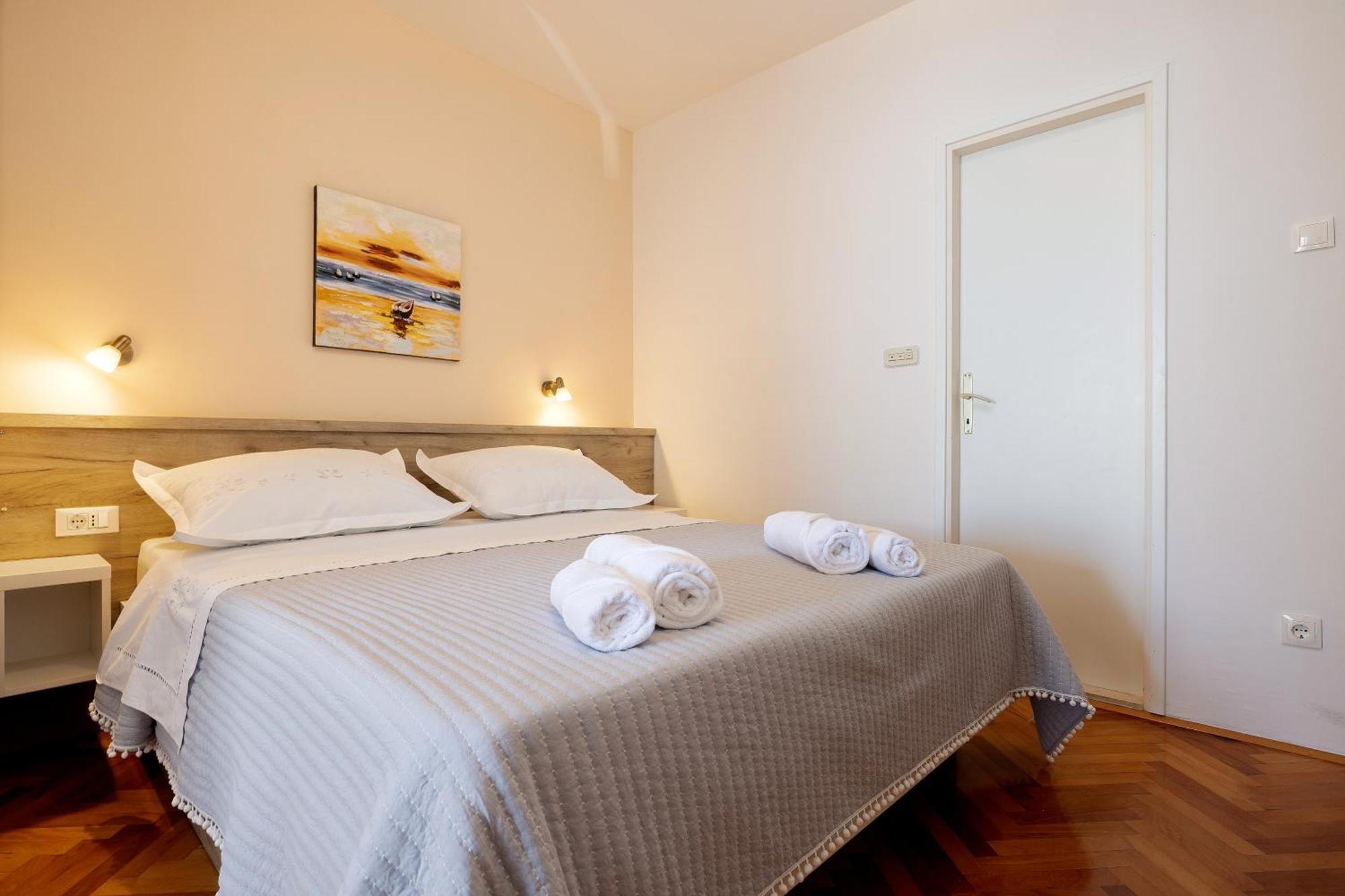 Apartmans Lale Brela Esterno foto