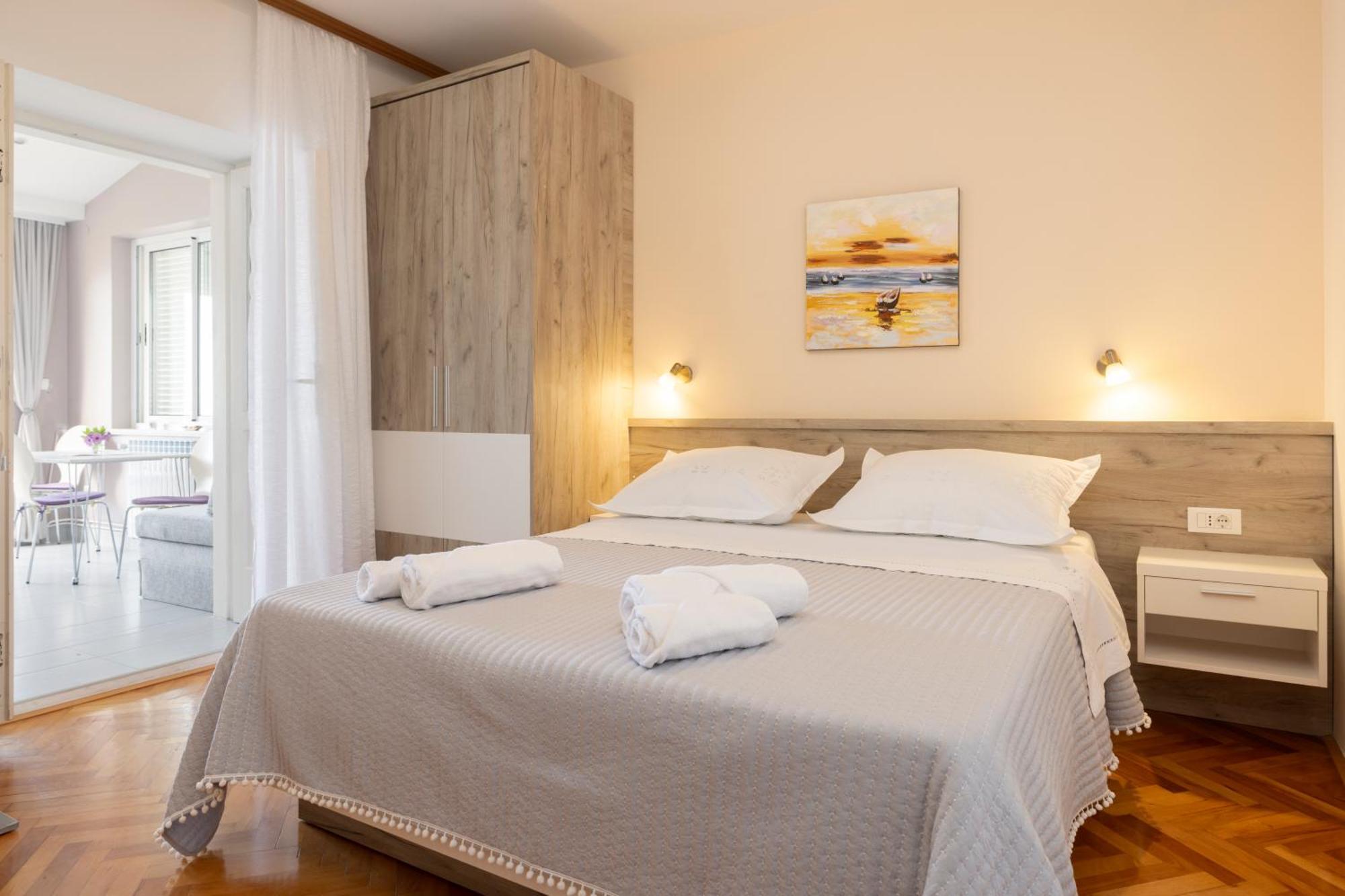 Apartmans Lale Brela Esterno foto