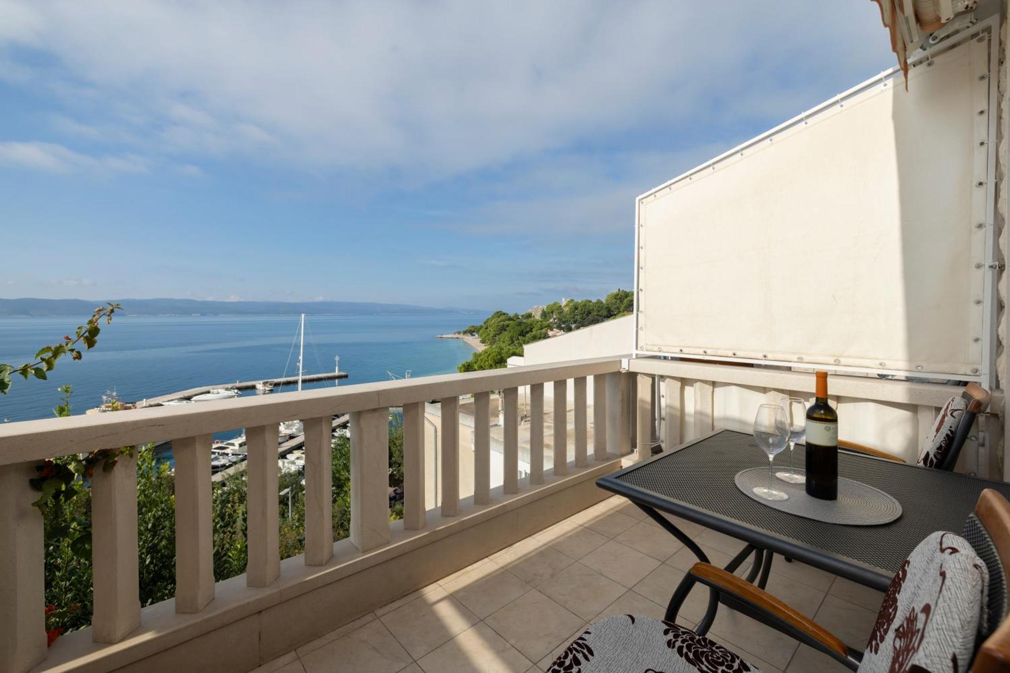 Apartmans Lale Brela Esterno foto