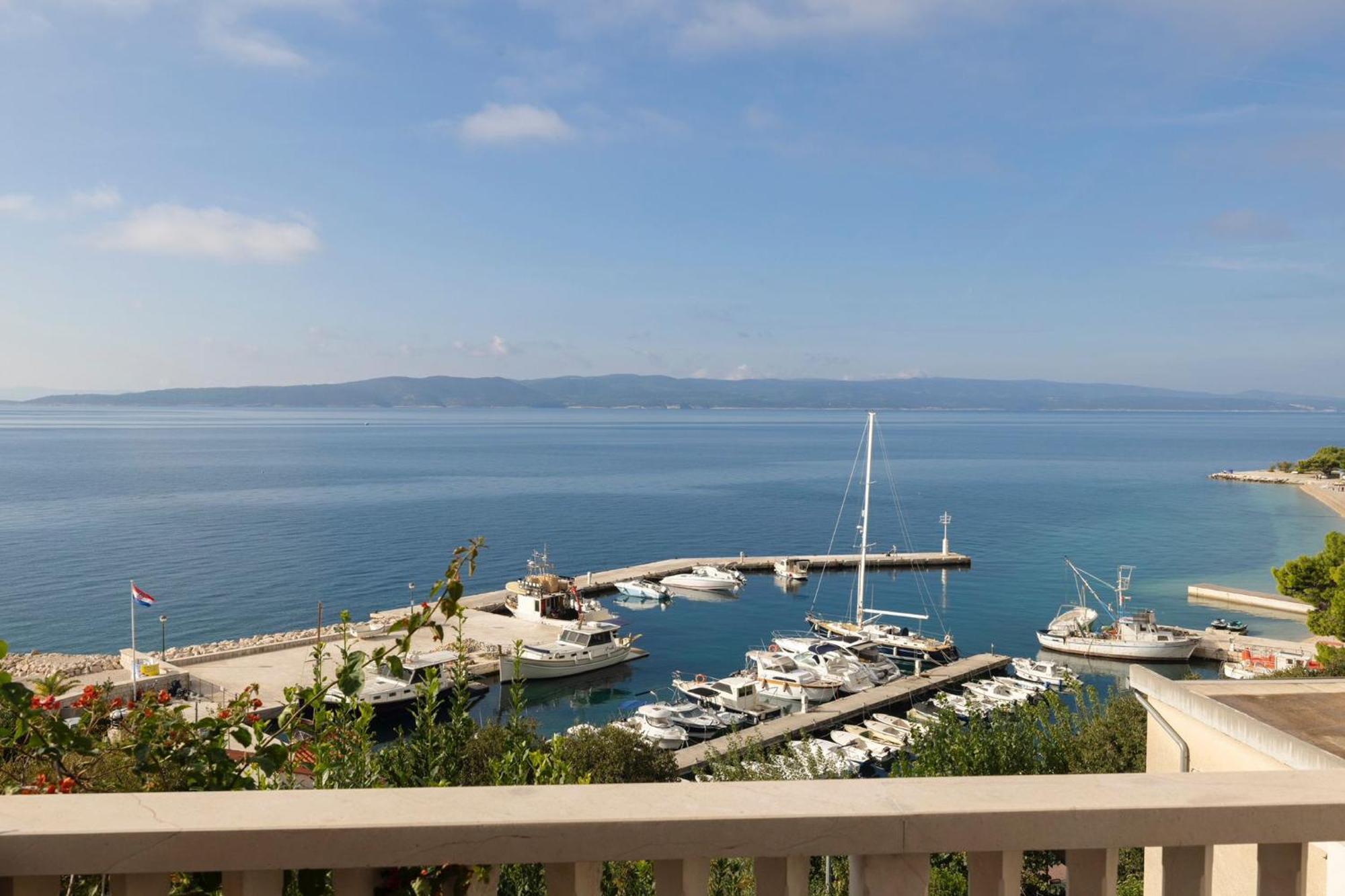 Apartmans Lale Brela Esterno foto