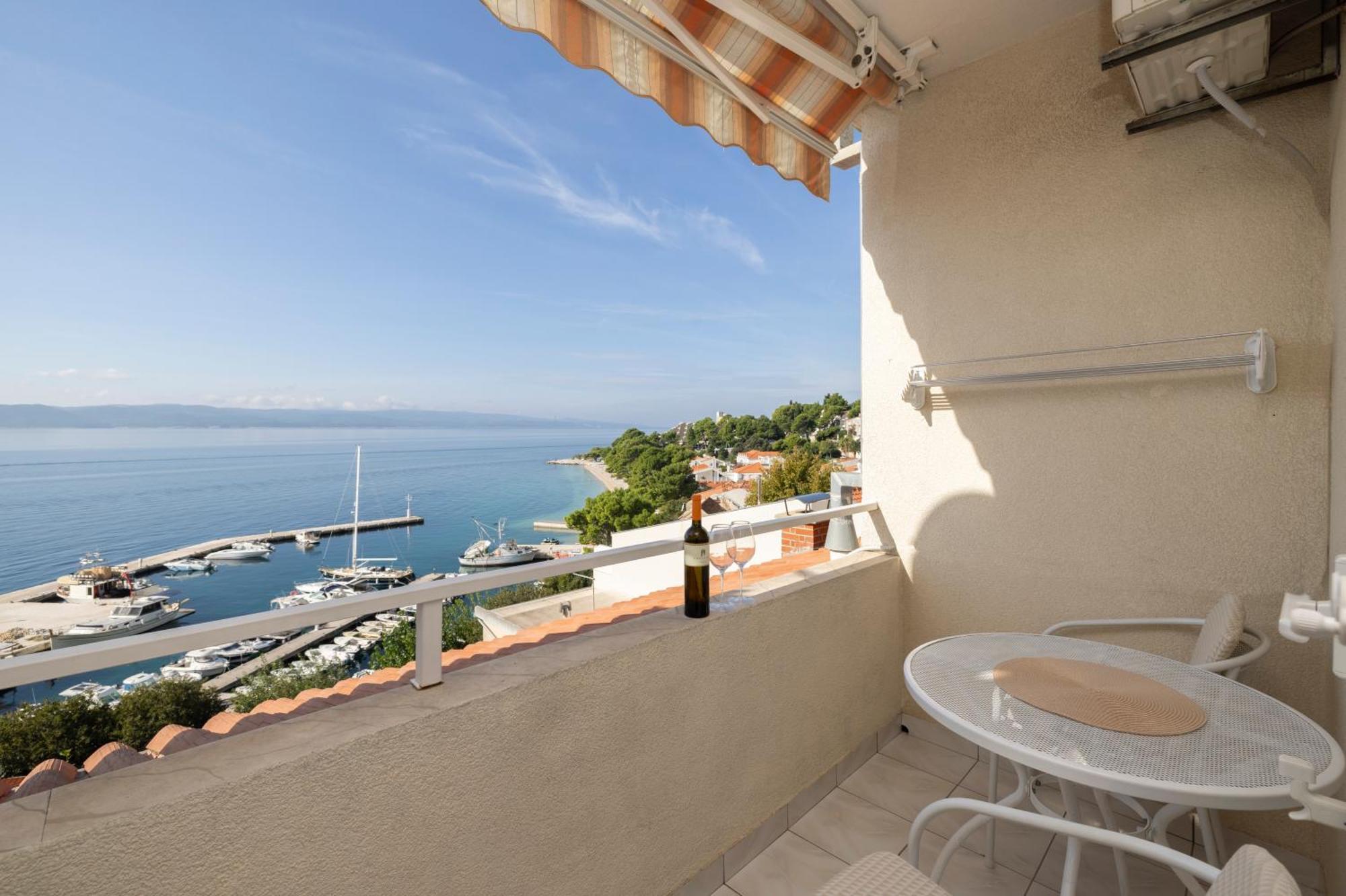 Apartmans Lale Brela Esterno foto