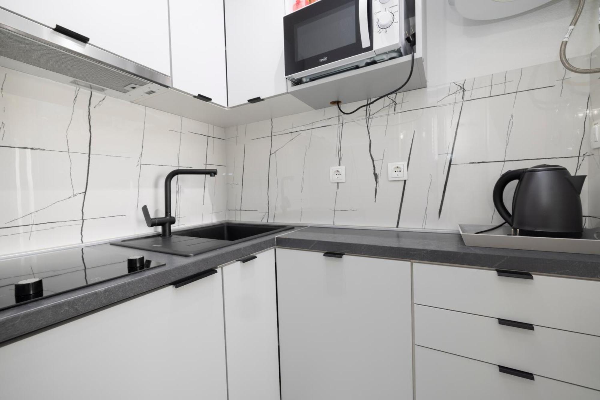 Apartmans Lale Brela Esterno foto