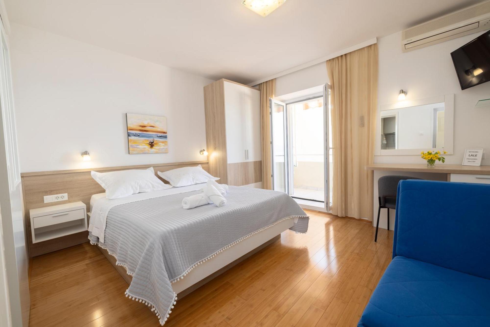 Apartmans Lale Brela Esterno foto