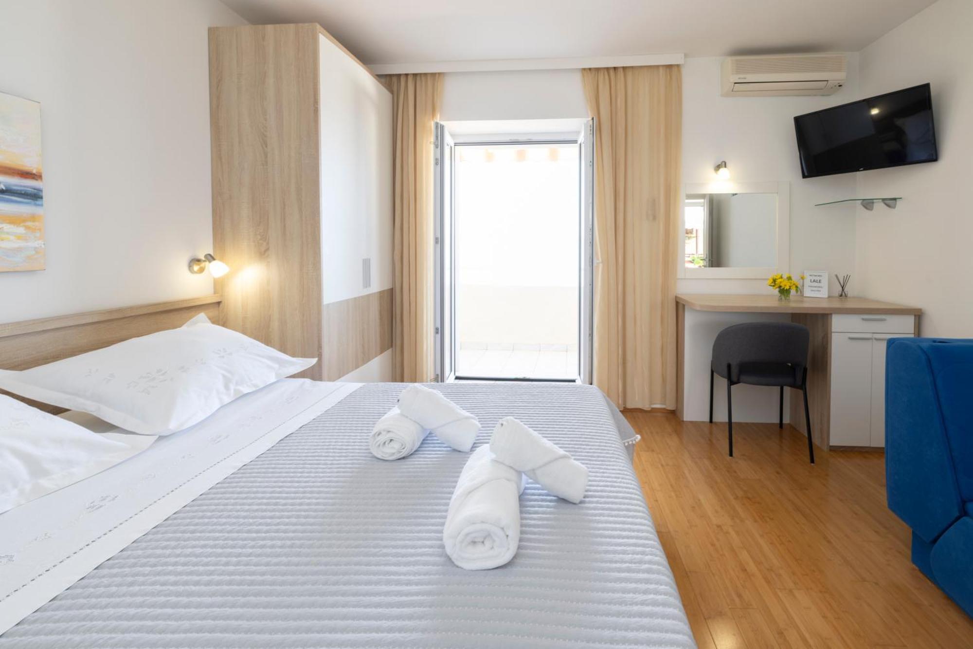 Apartmans Lale Brela Esterno foto