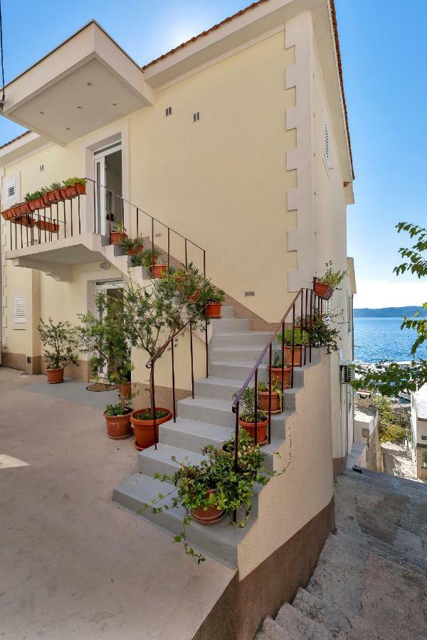 Apartmans Lale Brela Esterno foto