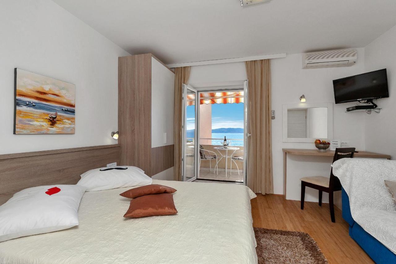 Apartmans Lale Brela Esterno foto
